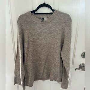 H&M tan sweater. Size medium
